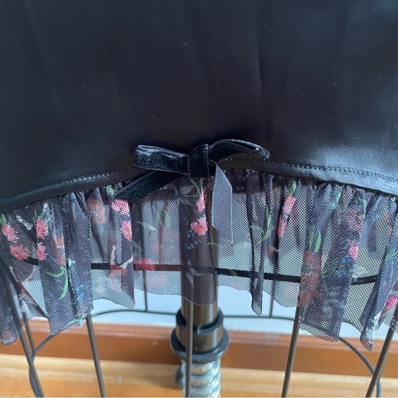 Unique Vintage X Betty BoopBlack Satin Hi/Low Pencil Skirt - Size S(4)- NWT - Picture 3 of 9